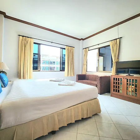 Sea Front Home Hotel - Patong Beach Exterior photo