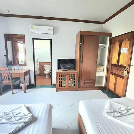 Sea Front Home Hotel - Patong Beach Exterior photo