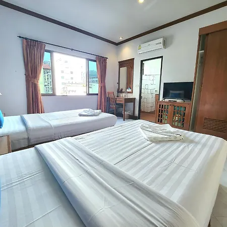Sea Front Home Hotel - Patong Beach Exterior photo